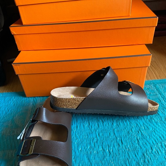 Sandals - Picture 7 of 8